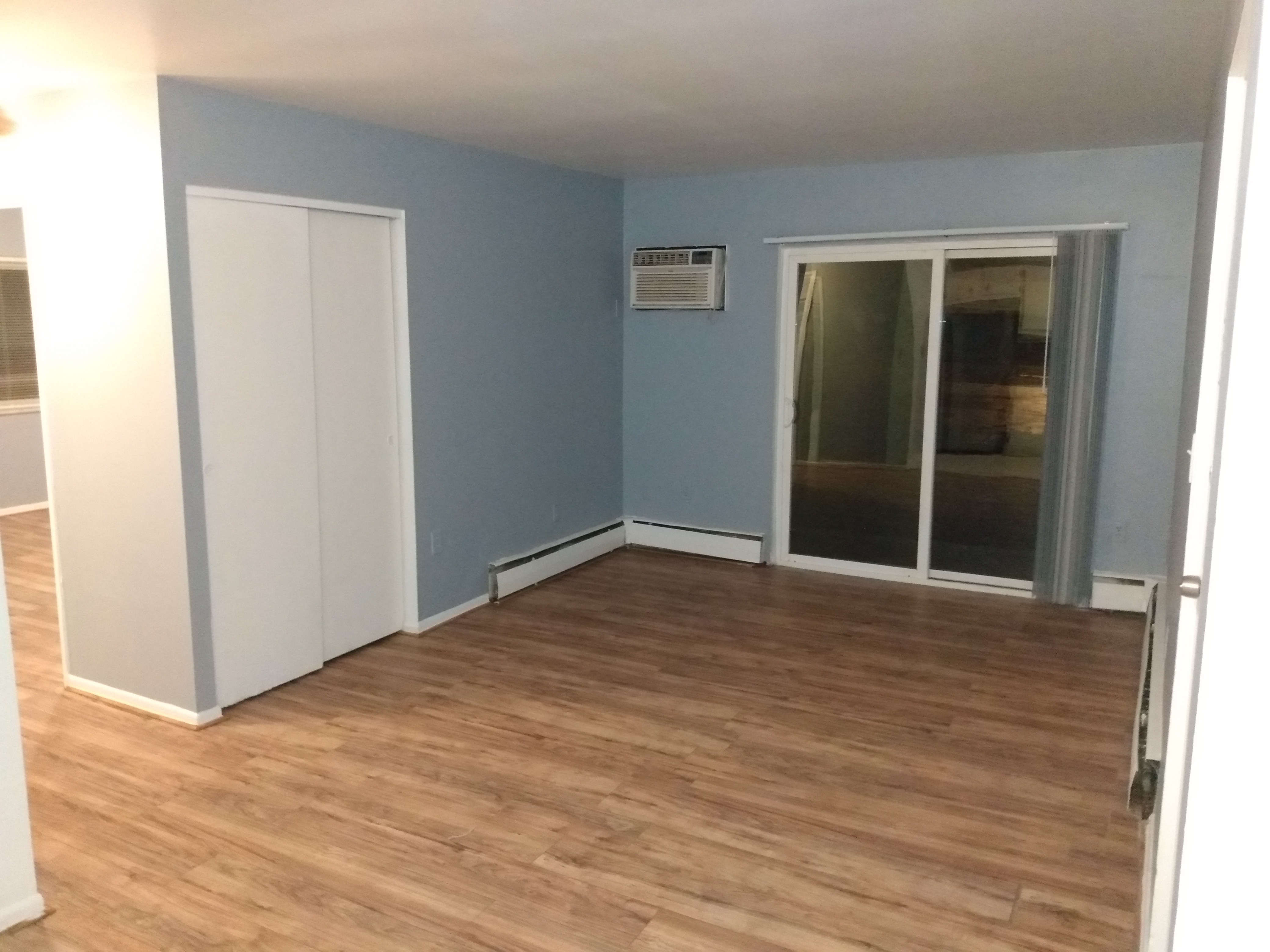 Glen Parker - GP 08 - 2 Bedroom- Spacious! Good Accessibility! heat included! First Month Free!