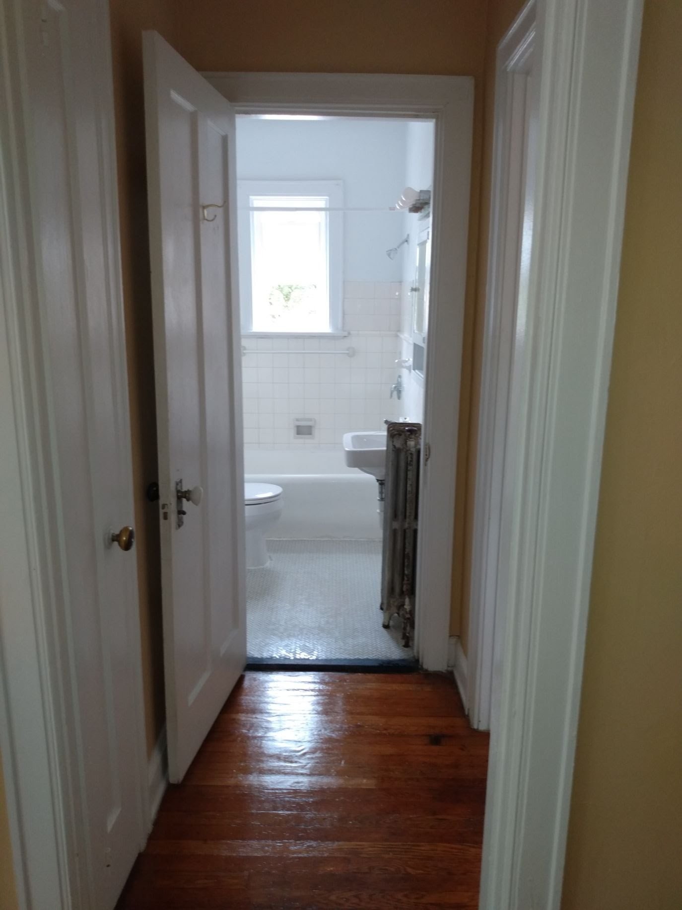 Highland - 08 - 2 Bedroom- Spacious! Newly Renovated! Good Accessibility! Promotional Rent!!!