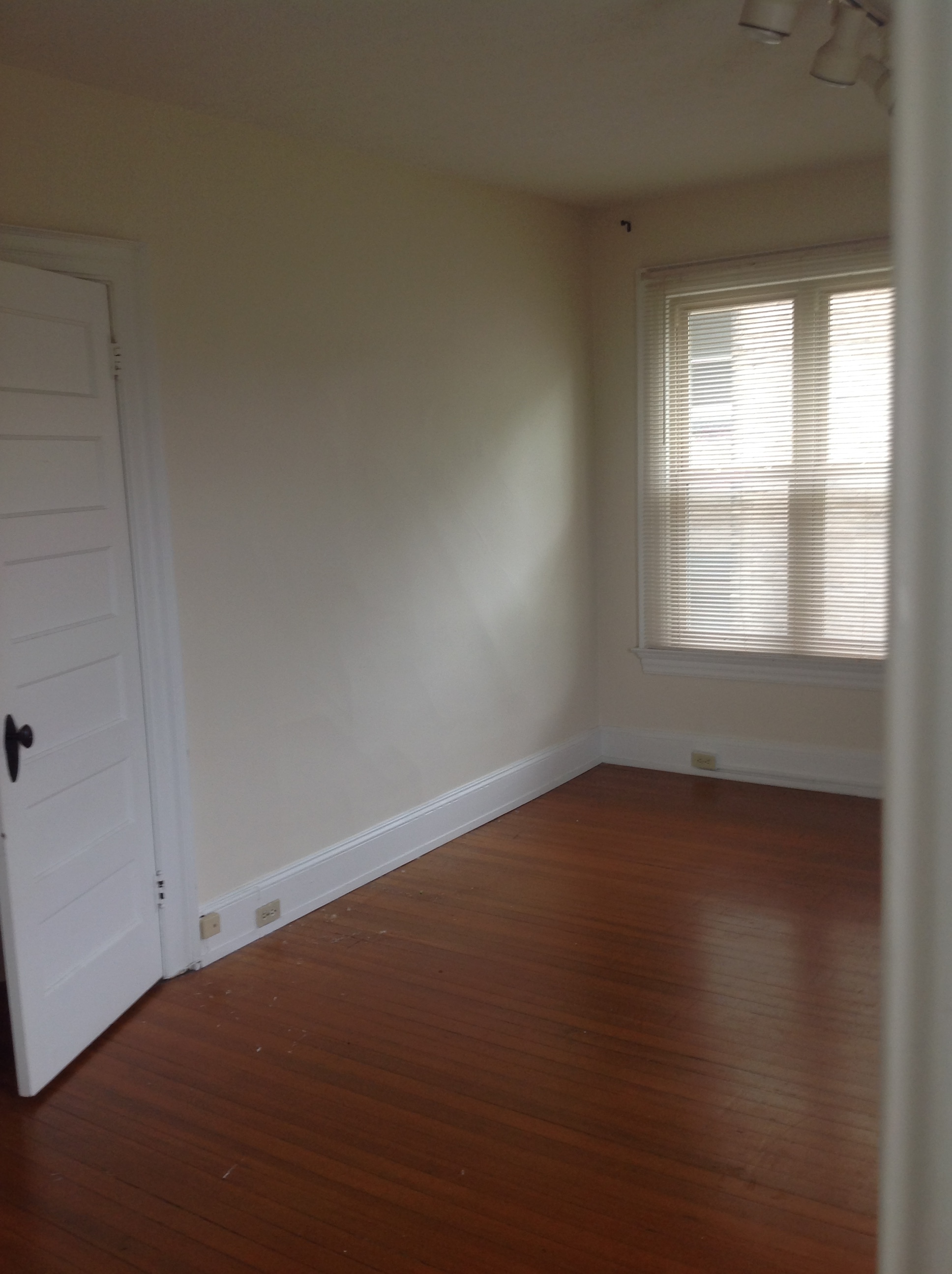 Martana Flats - 518/05 - Covington 1-Bedroom, 2nd floor, pet friendly