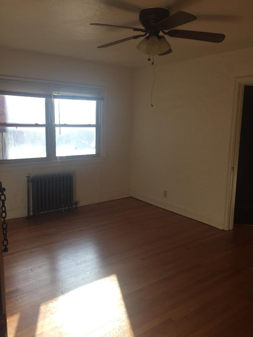 Eden Way - 2340/38 - Beautiful 1 Bed Apt! First Month Free! Spacious! Good Accessibility! East Walnut Hills.