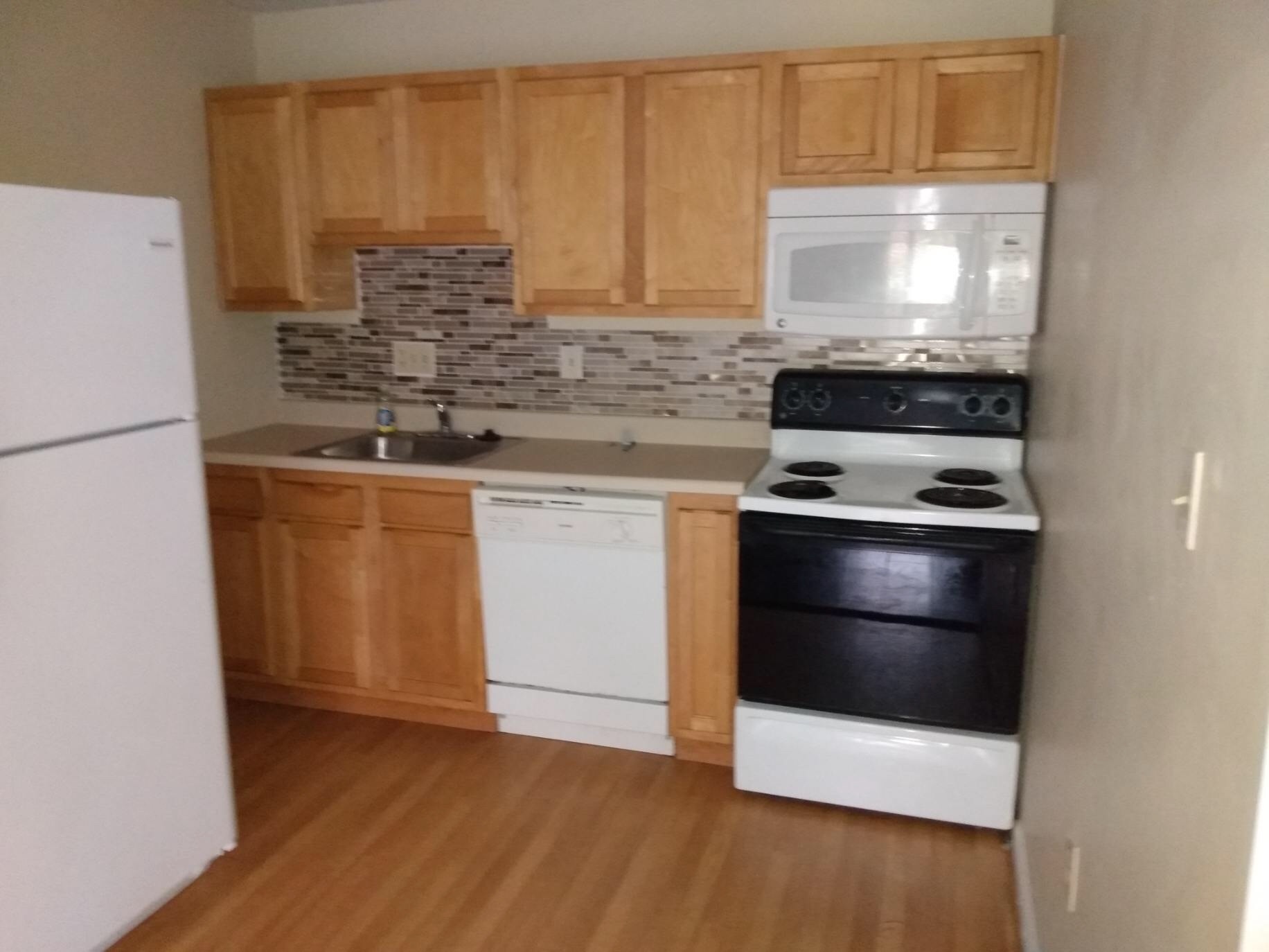 Glen Parker - GP 10 - Nice, pet-friendly,1-bedroom apartment in Northside area! First Month Free!