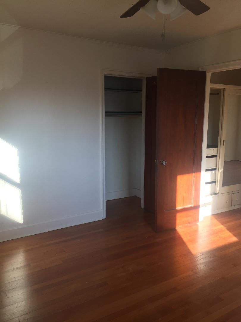 Eden Way - 2340/38 - Beautiful 1 Bed Apt! First Month Free! Spacious! Good Accessibility! East Walnut Hills.