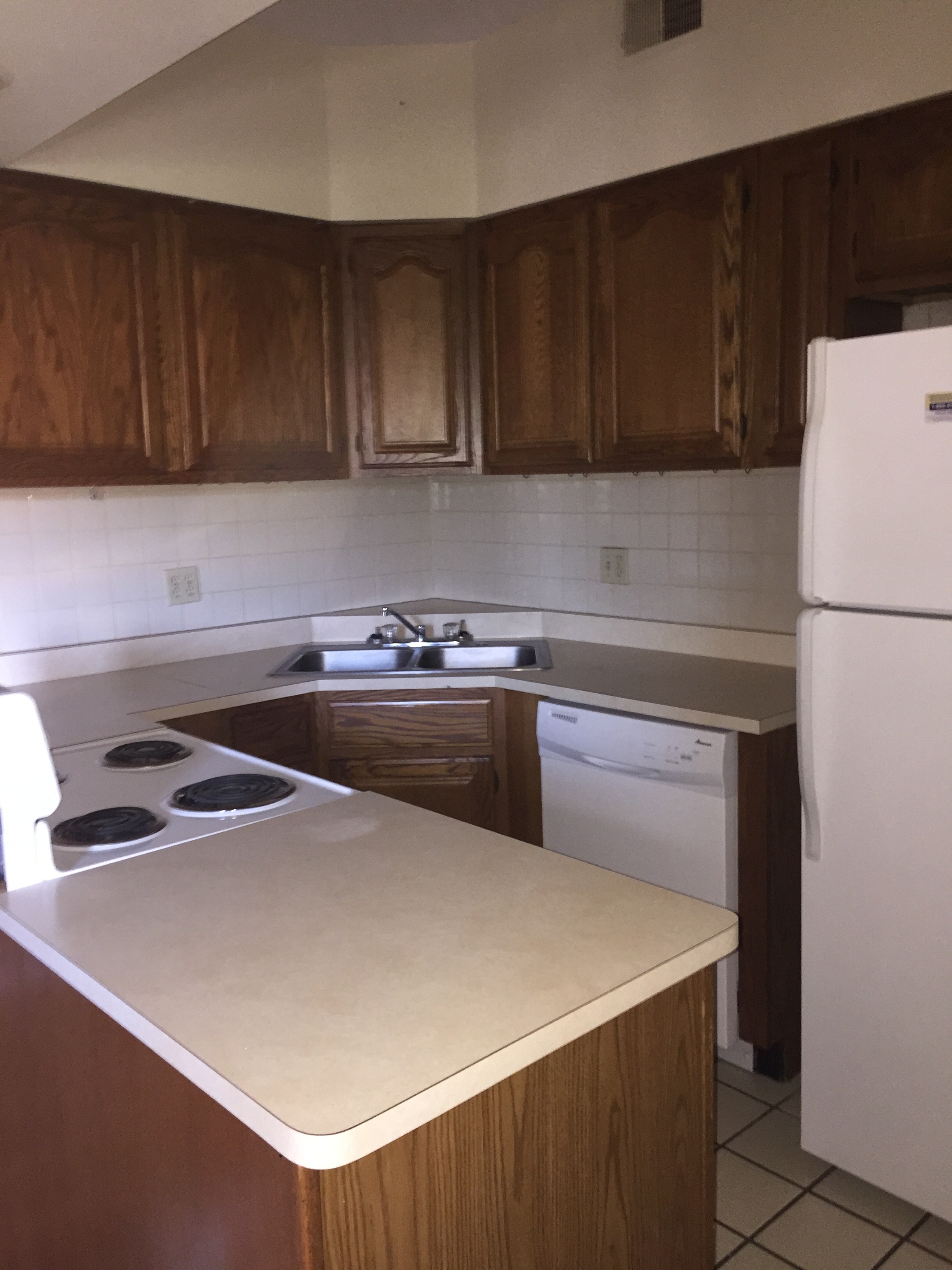 Martana Flats - 512/17 - 2-bedroom Beautiful Apt in Historic Wallace Woods Covington. 3rd floor. Pet-friendly.