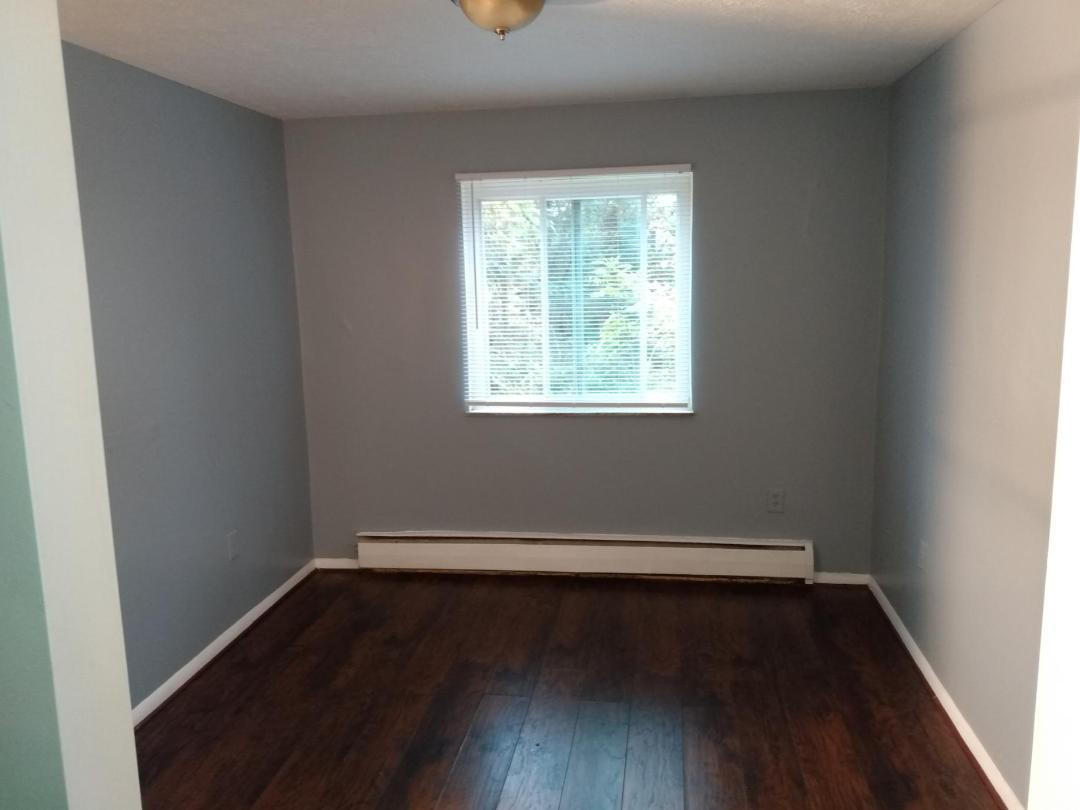 Glen Parker -  GP 03 -2 Bedroom- First month Free! Spacious! Good Accessibility!