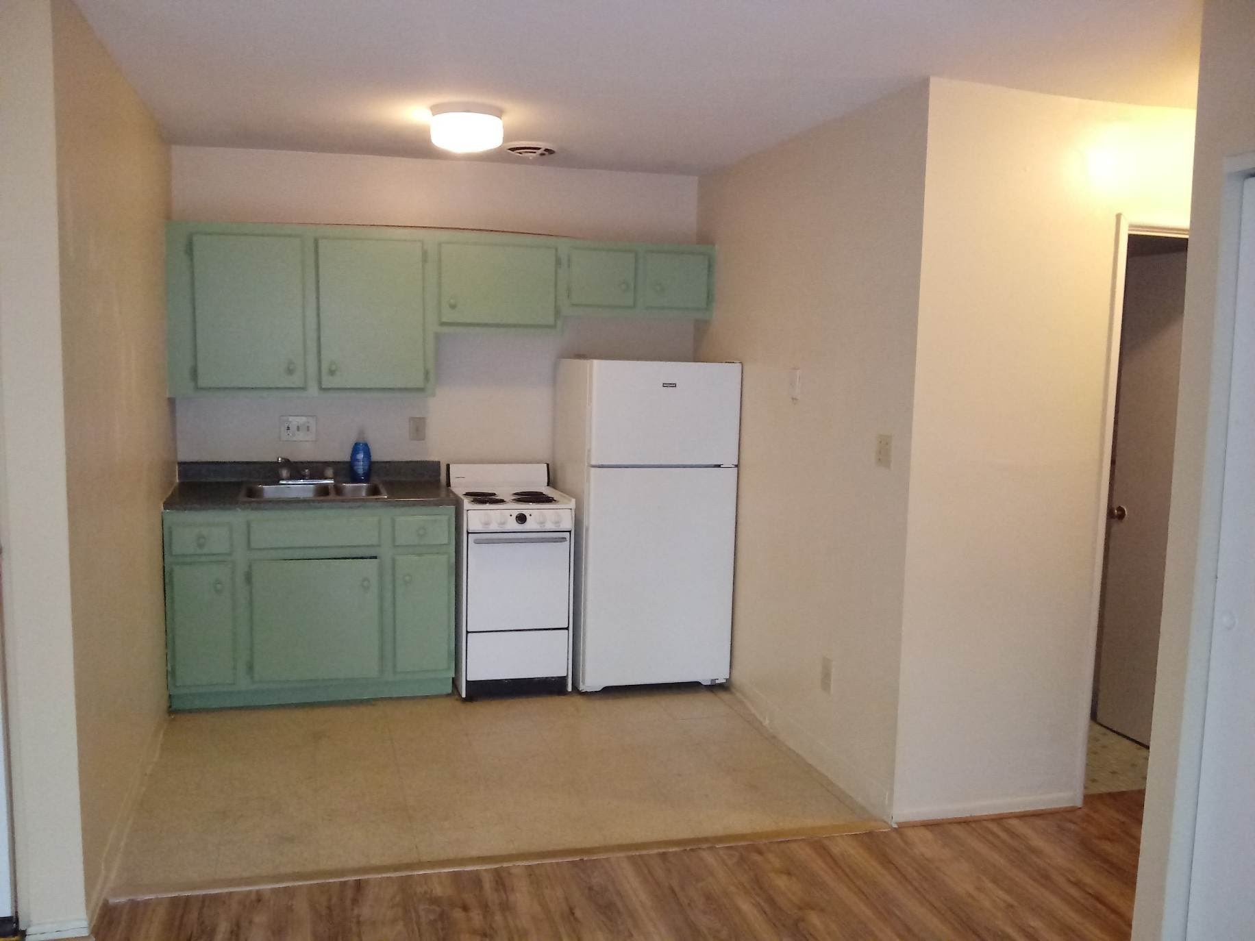 Glen Parker - GP 12 -Great Two bedroom apartment in Northside; heat, water and trash included