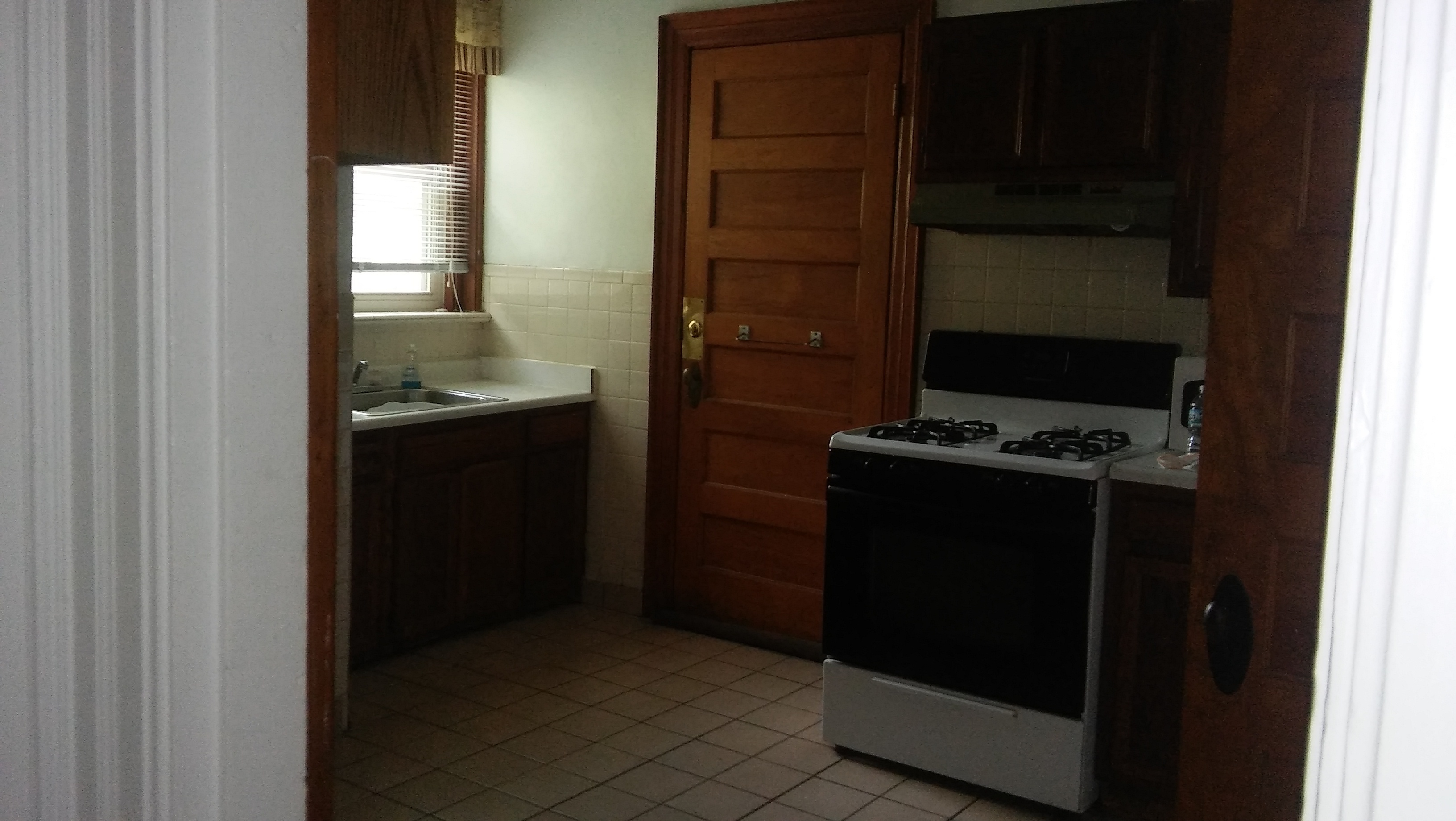 Beautiful Wallace Woods 1st floor Three Bedroom Apartment