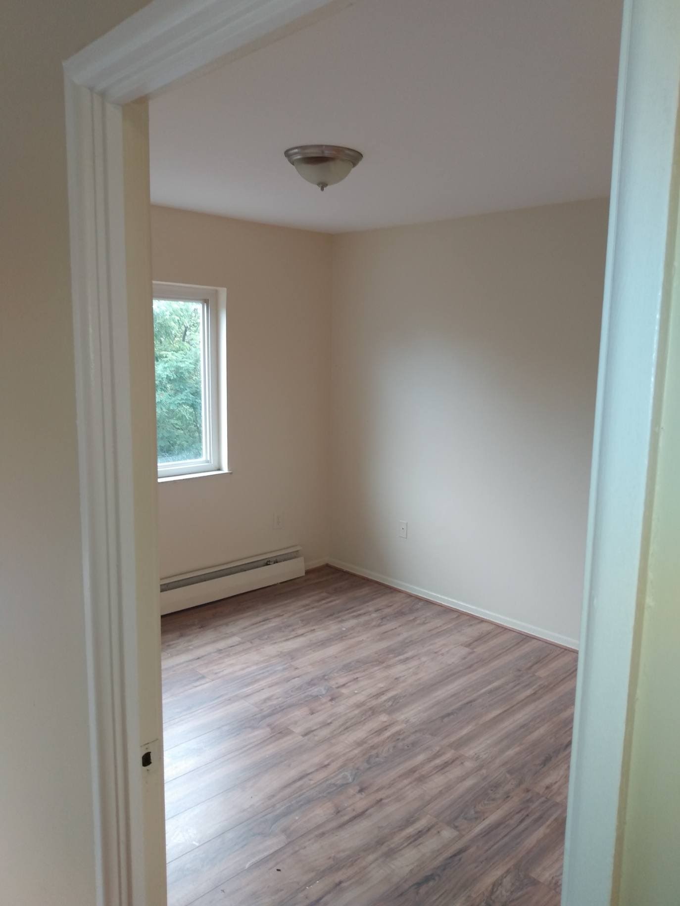 Glen Parker - GP 13 - One bedroom apartment near Northside, pets accepted