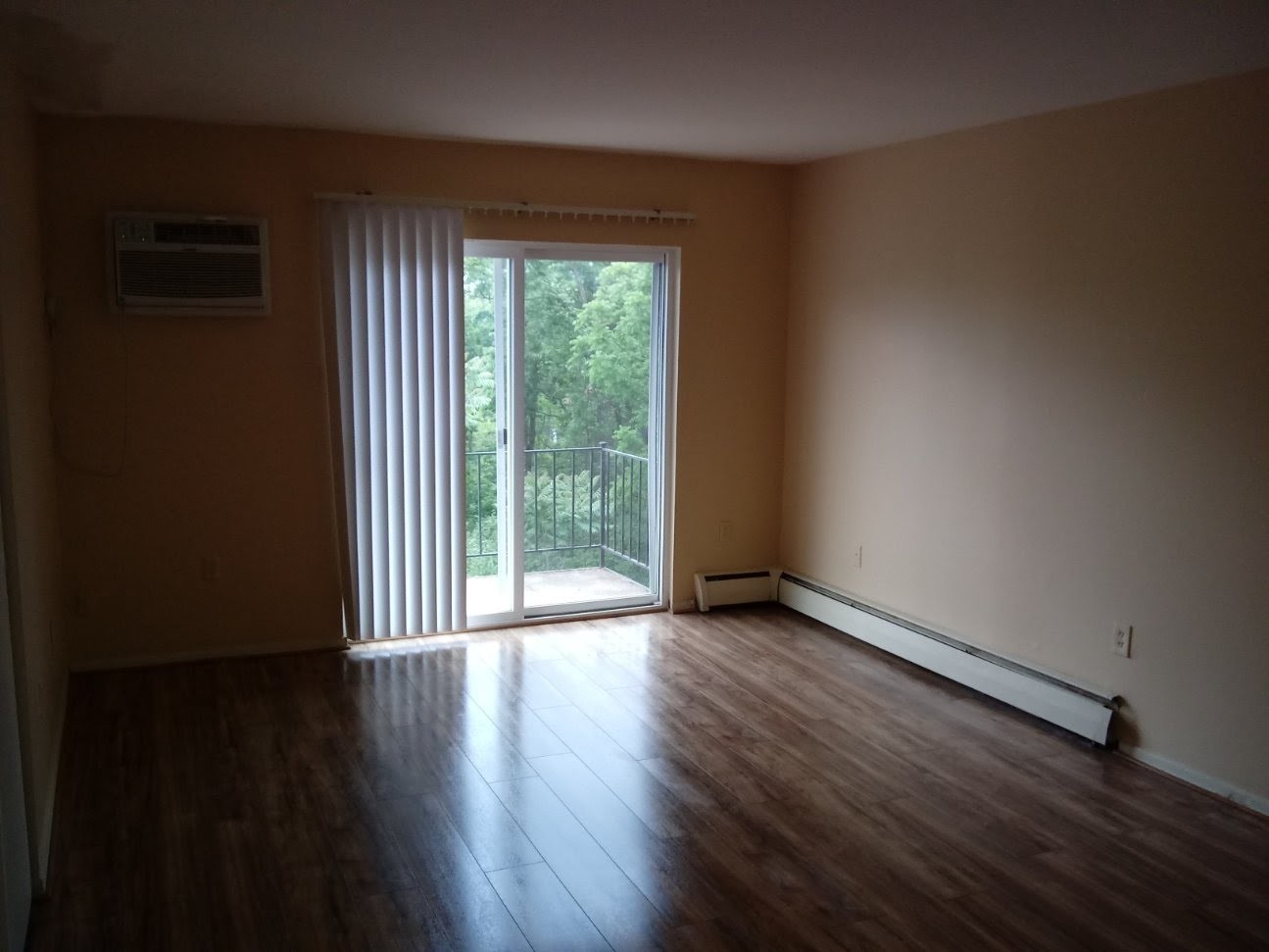 Glen Parker - GP 12 -Great Two bedroom apartment in Northside; heat, water and trash included