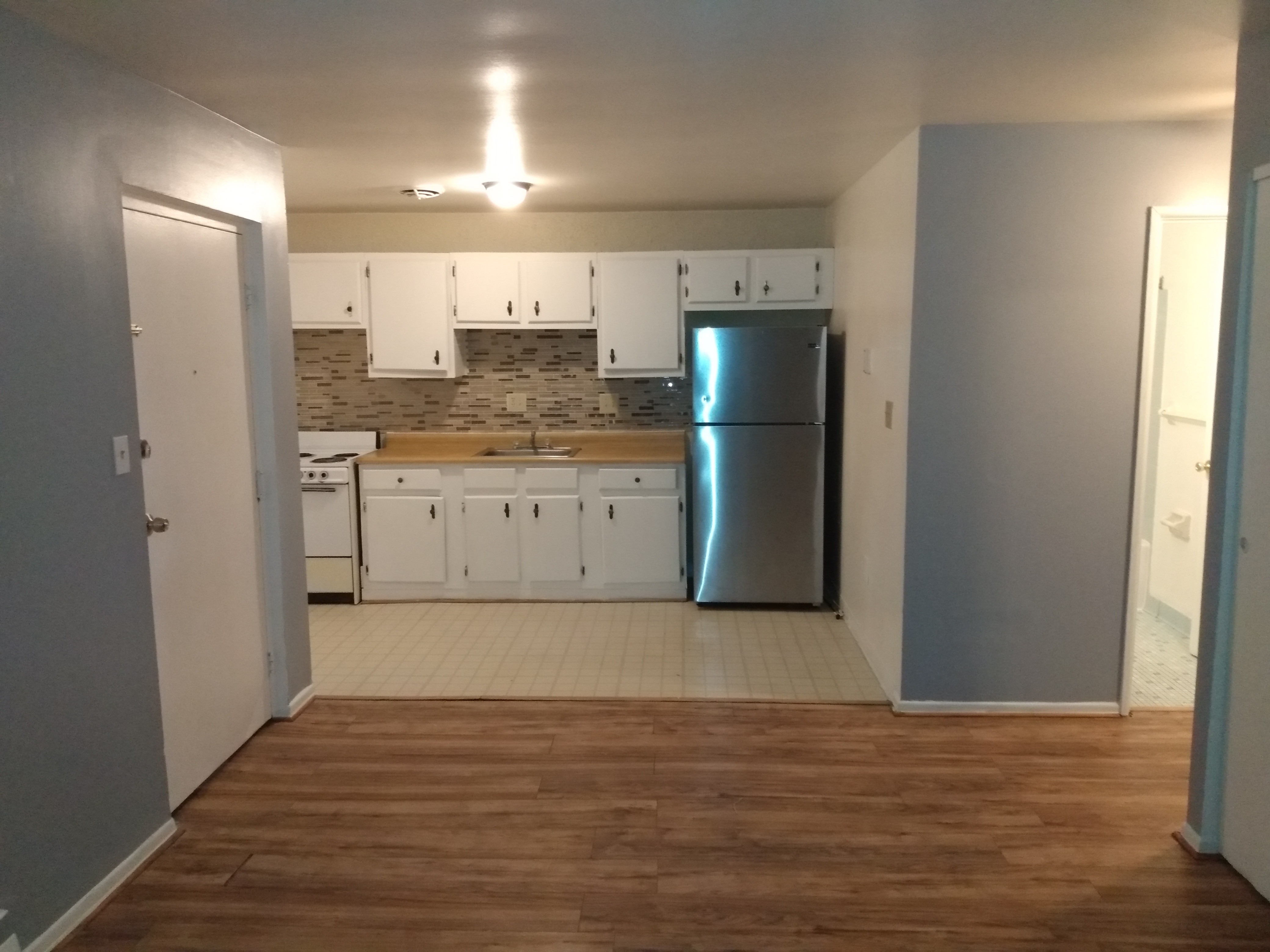 Glen Parker - GP 08 - 2 Bedroom- Spacious! Good Accessibility! heat included! First Month Free!