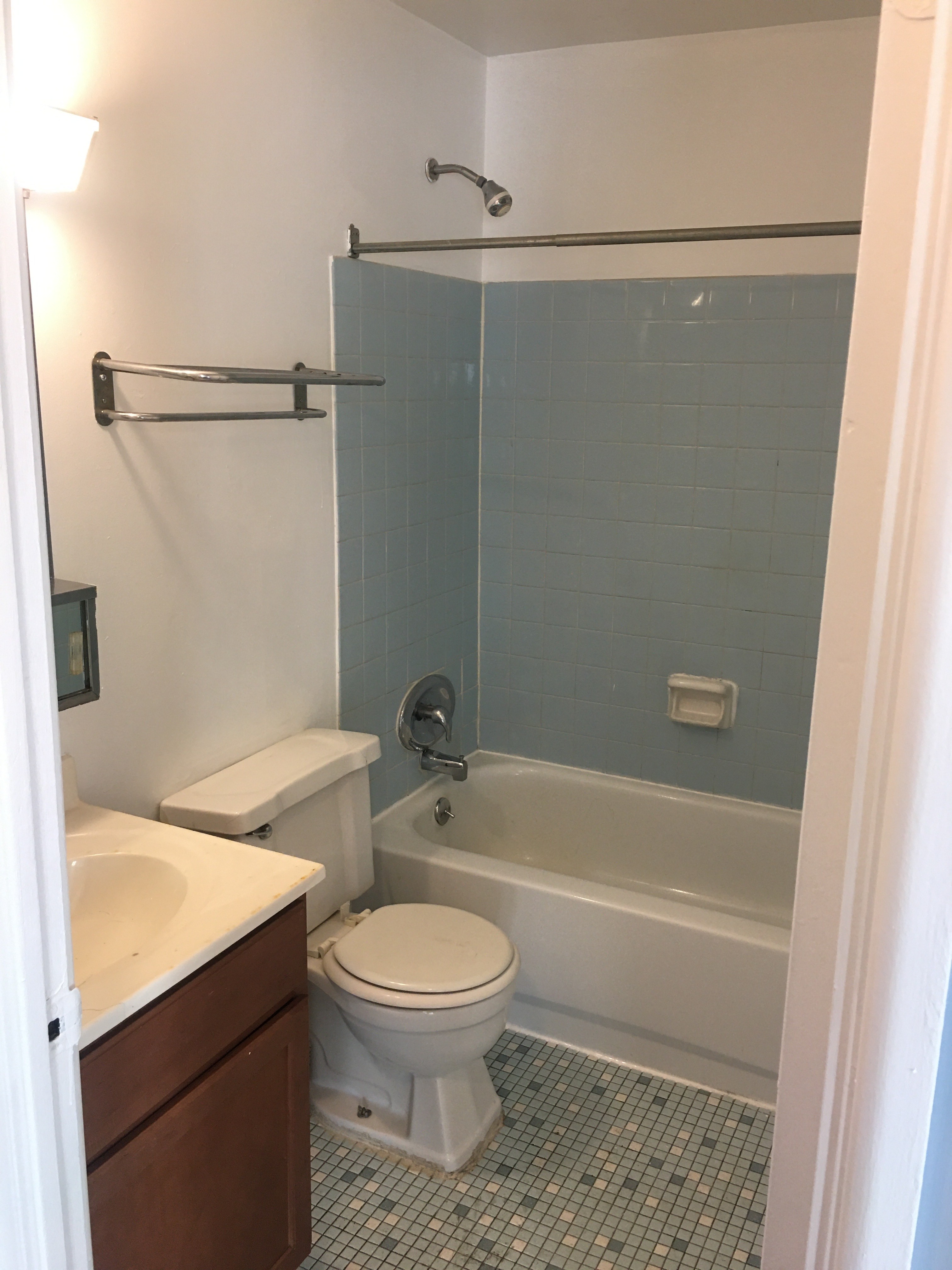 Glen Parker - GP 04 - Northside One-Bedroom Pet-friendly apartment for rent! First Month Free!