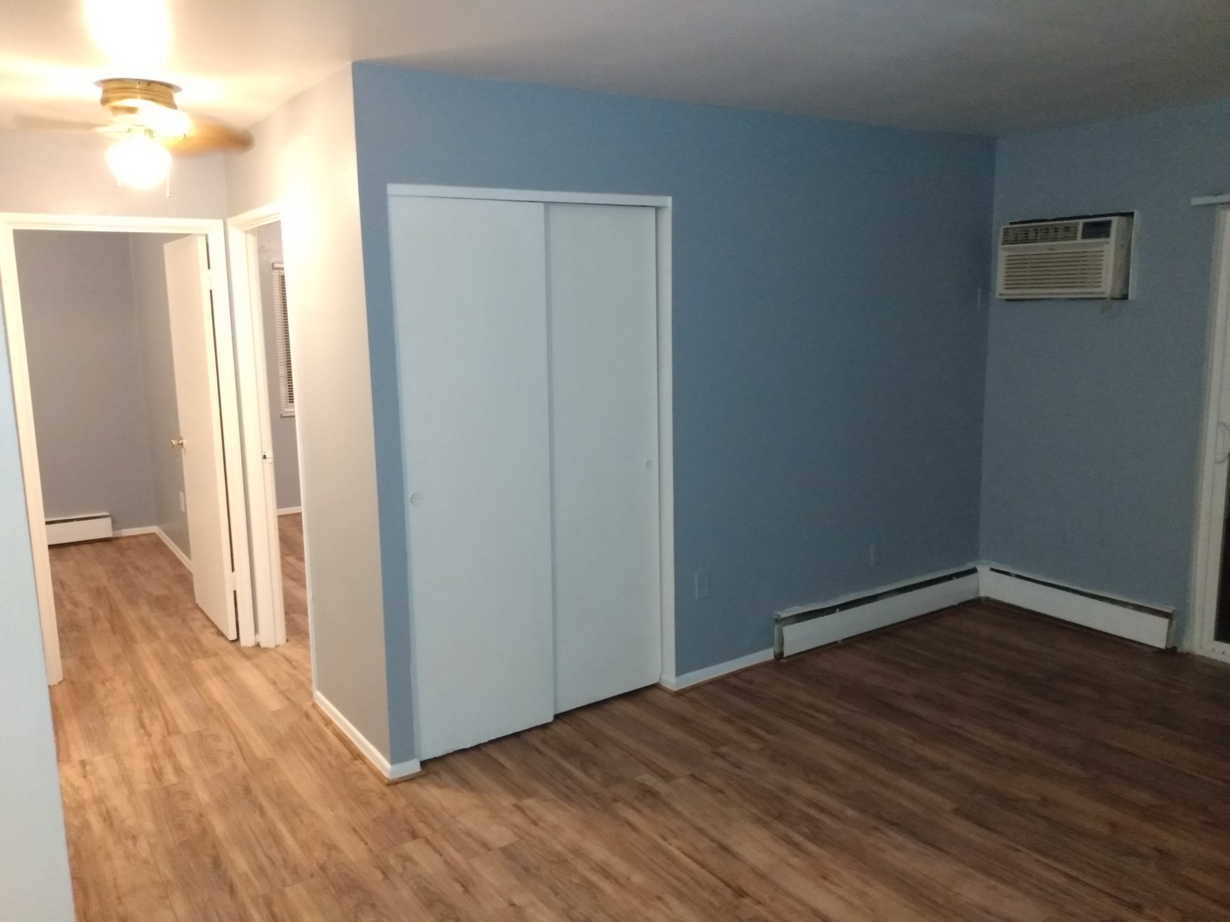 Glen Parker - GP 08 - 2 Bedroom- Spacious! Good Accessibility! heat included! First Month Free!