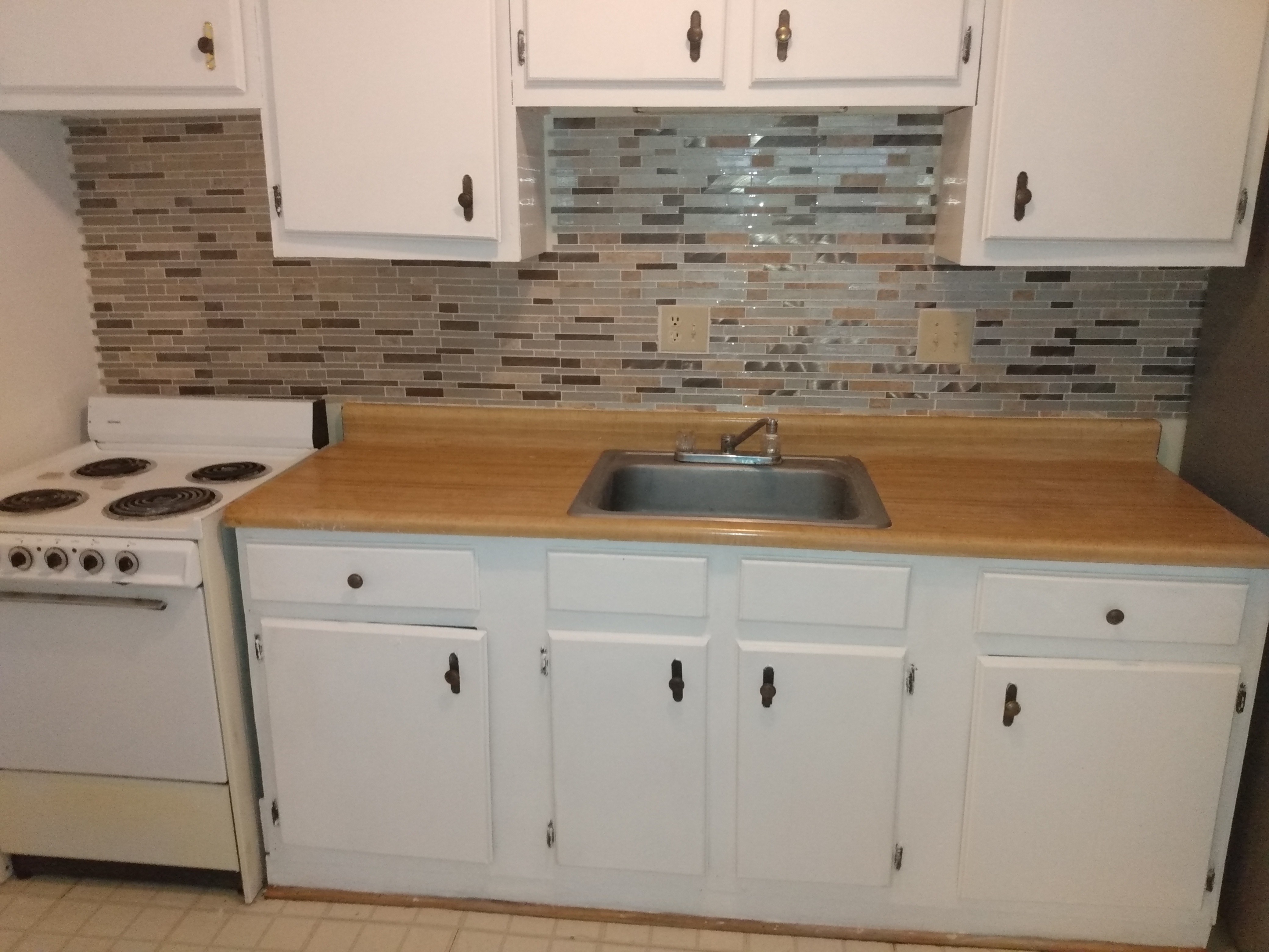 Glen Parker - GP 08 - 2 Bedroom- Spacious! Good Accessibility! heat included! First Month Free!