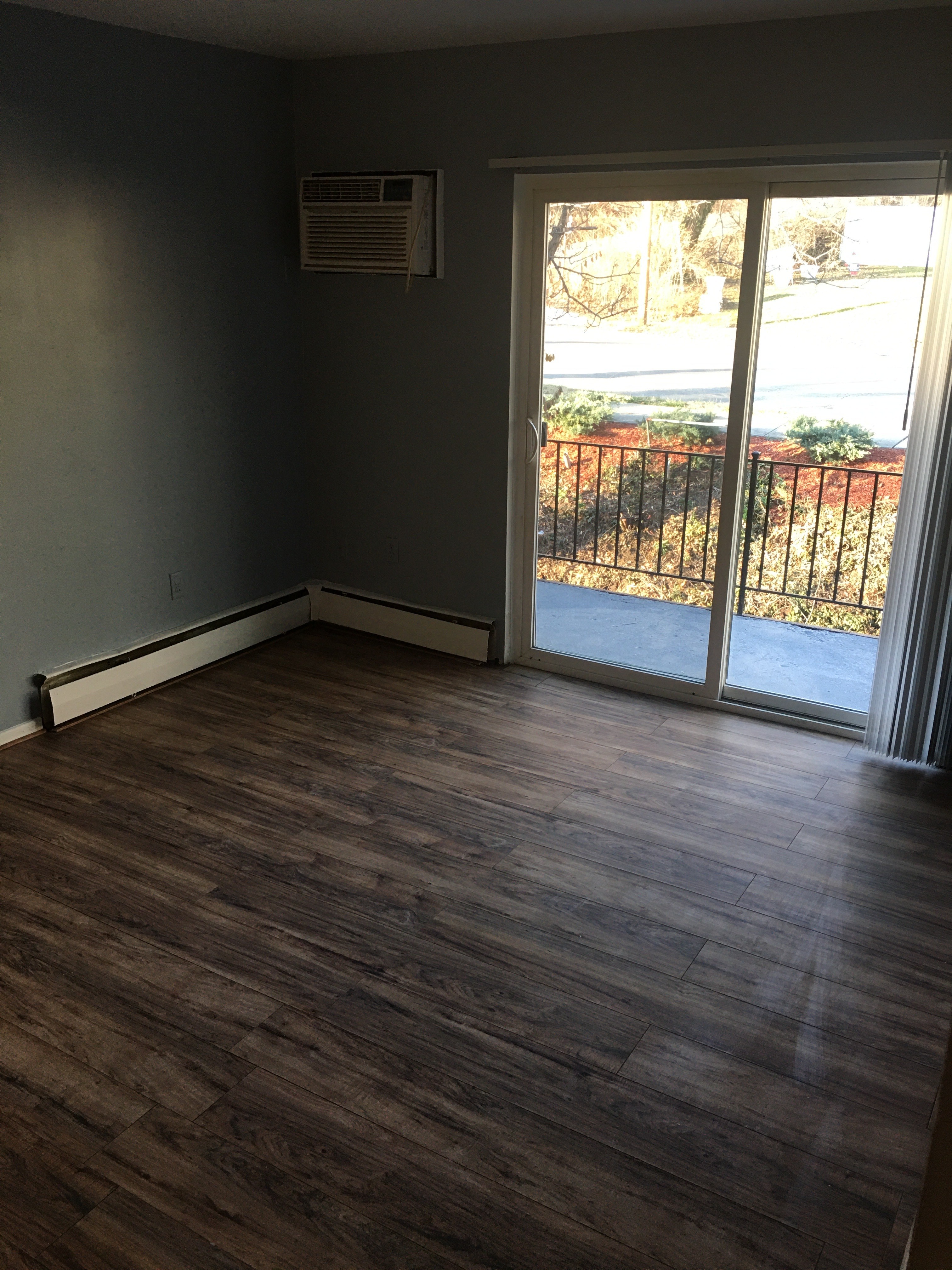 Glen Parker - GP 04 - Northside One-Bedroom Pet-friendly apartment for rent! First Month Free!