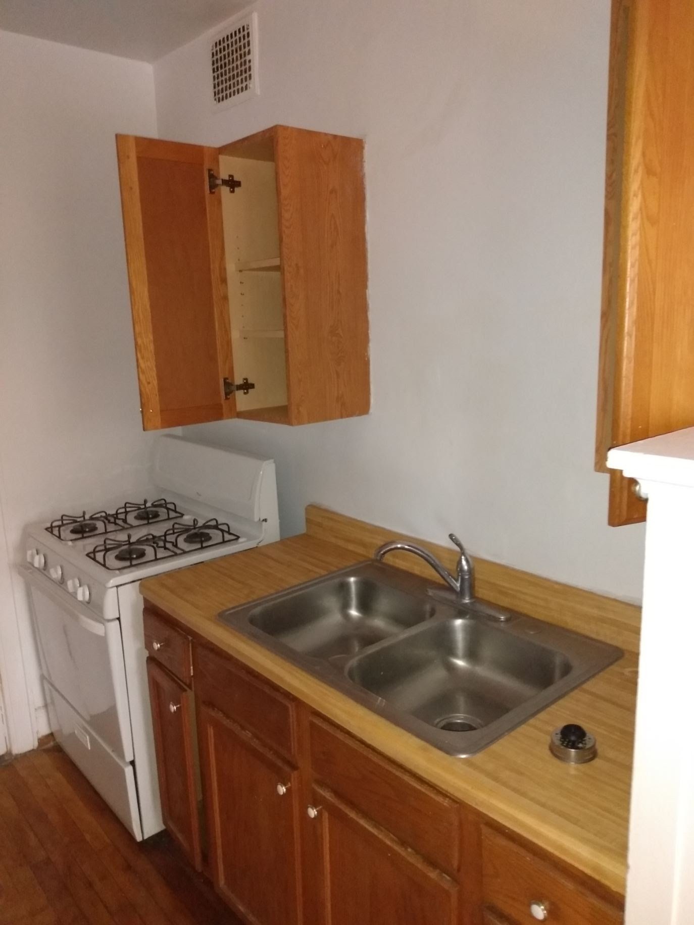 Highland - 08 - 2 Bedroom- Spacious! Newly Renovated! Good Accessibility! Promotional Rent!!!