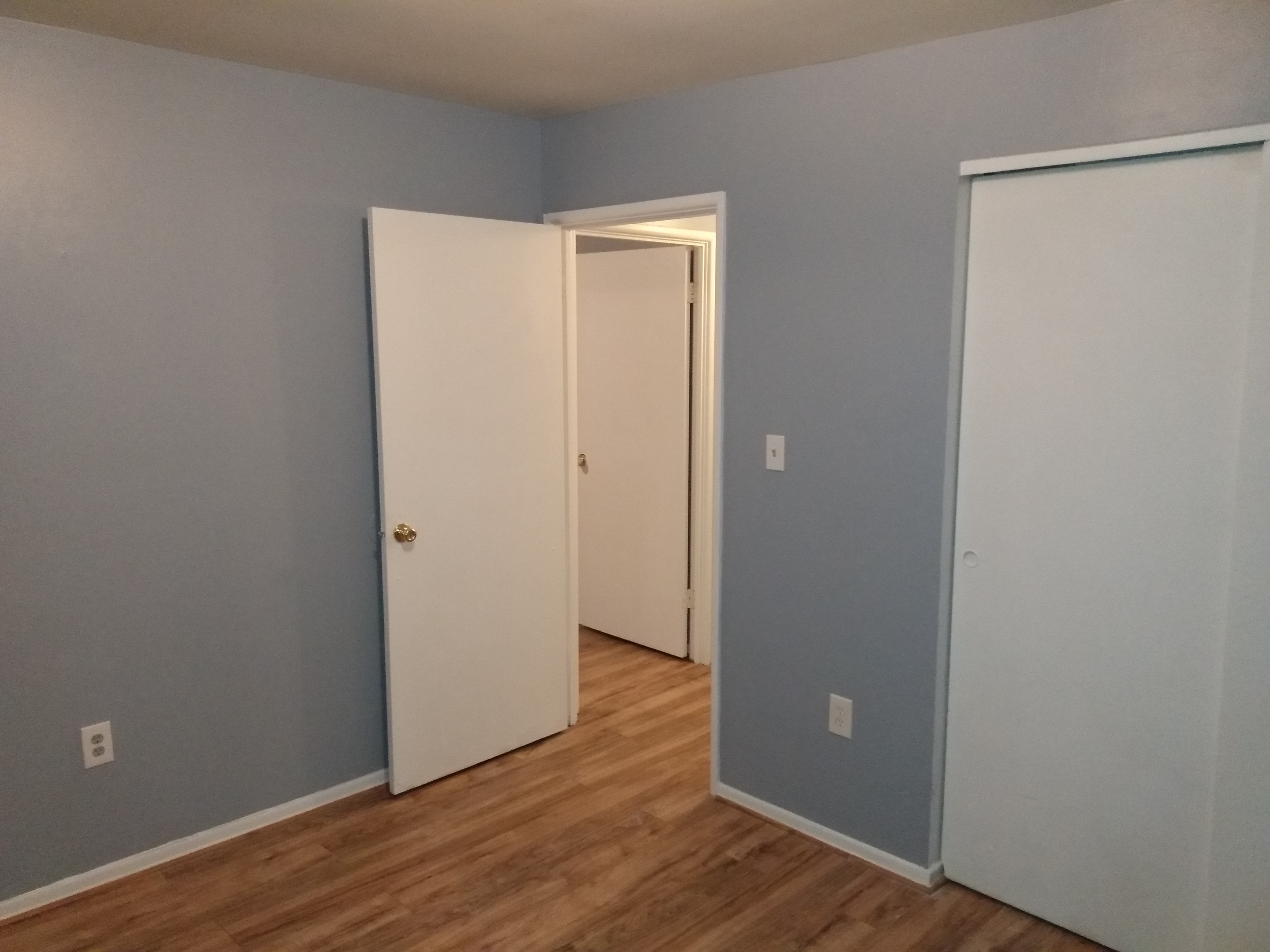 Glen Parker - GP 08 - 2 Bedroom- Spacious! Good Accessibility! heat included! First Month Free!