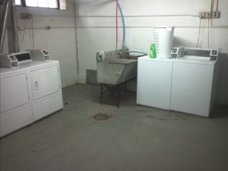 1 Bedroom- Spacious! Good Accessibility! East Walnut Hills.