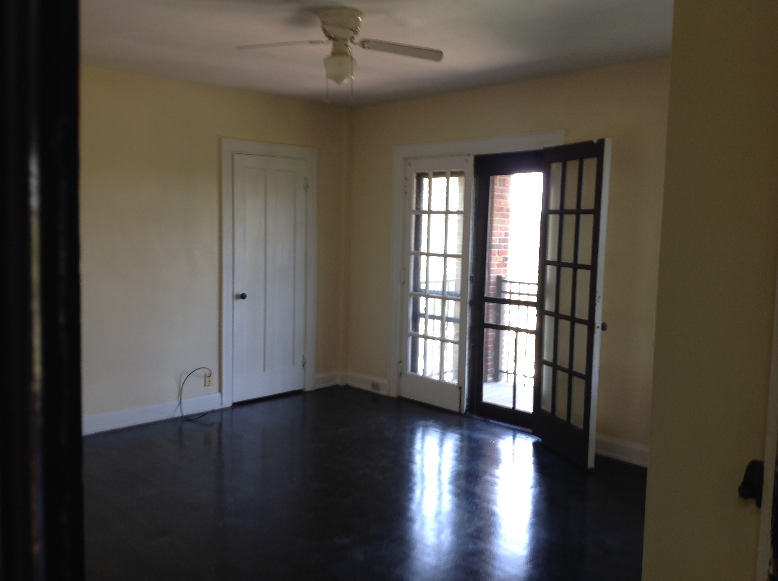 Highland - 19 - 1 Bedroom- Spacious! Pet-friendly! Balcony!
