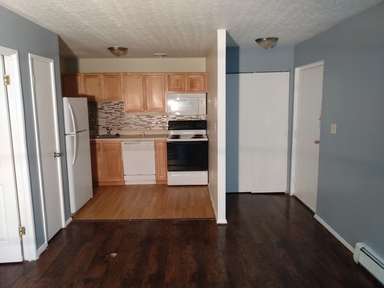 Glen Parker - GP 10 - Nice, pet-friendly,1-bedroom apartment in Northside area! First Month Free!