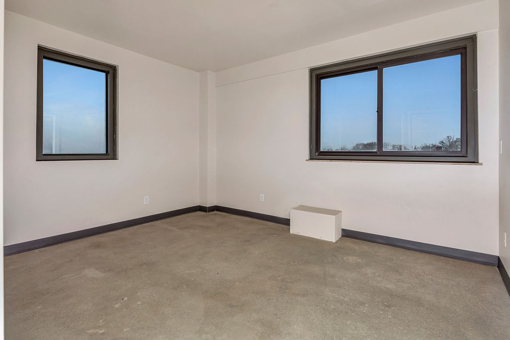 2 Bed 2 Bath Terrace (8th floor)