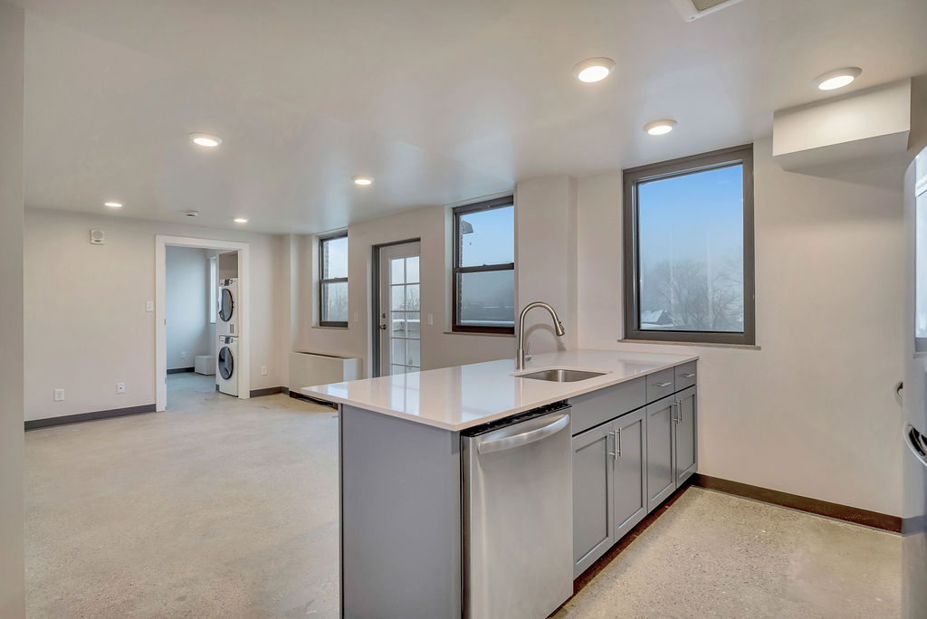 1 Bed 1 Bath Terrace (8th floor)
