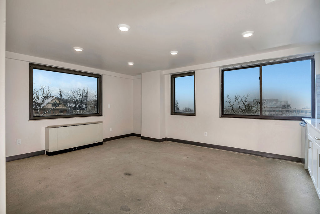 2 Bed 2 Bath (02 , 06 )