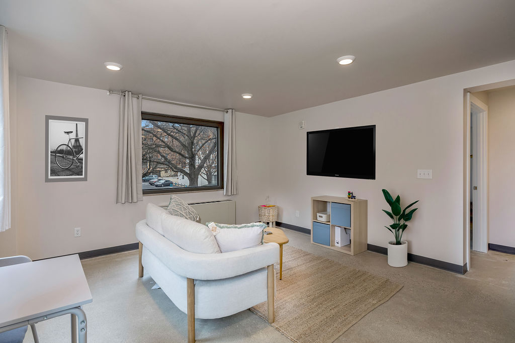 2 Bed 2 Bath Terrace (7th floor)