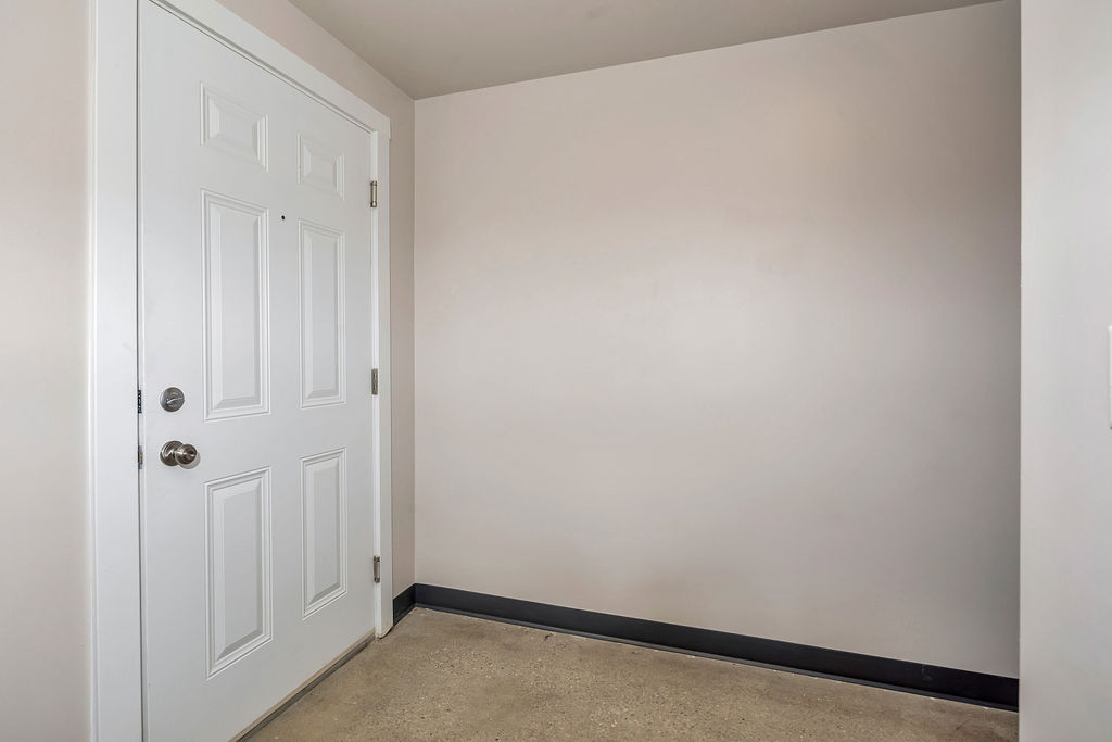2 Bed 2 Bath Terrace (8th floor)