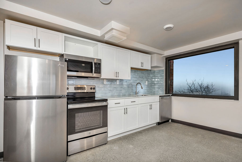 2 Bed 2 Bath Terrace (7th floor)