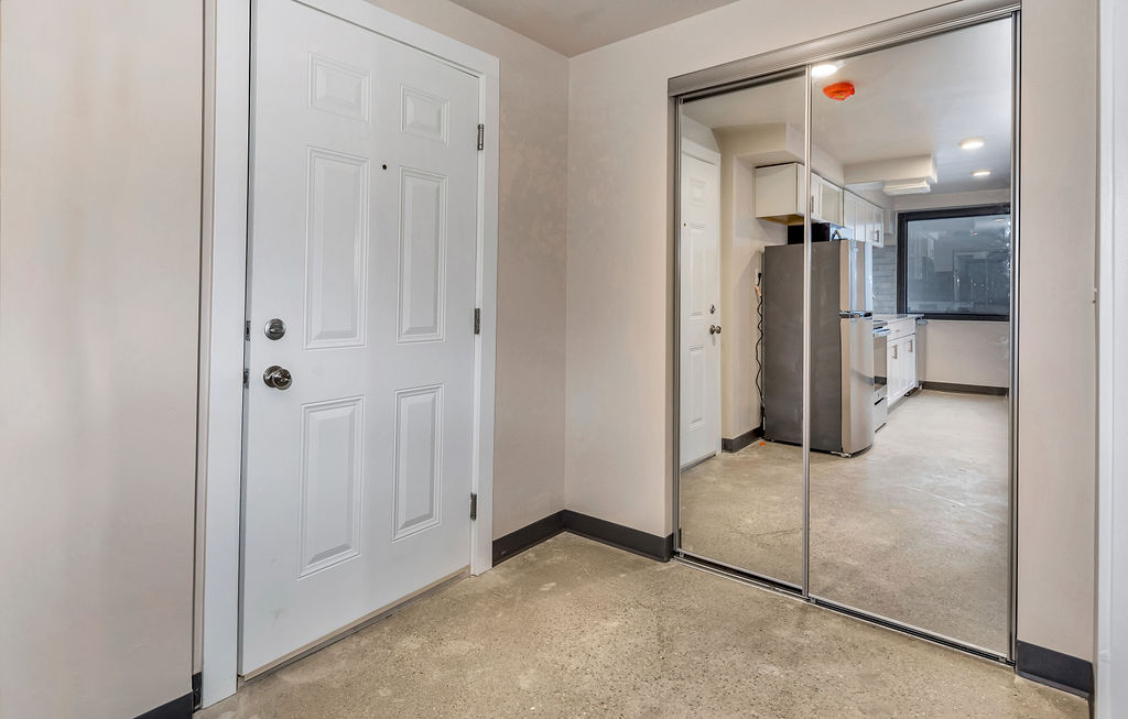 2 Bed 2 Bath Terrace (7th floor)