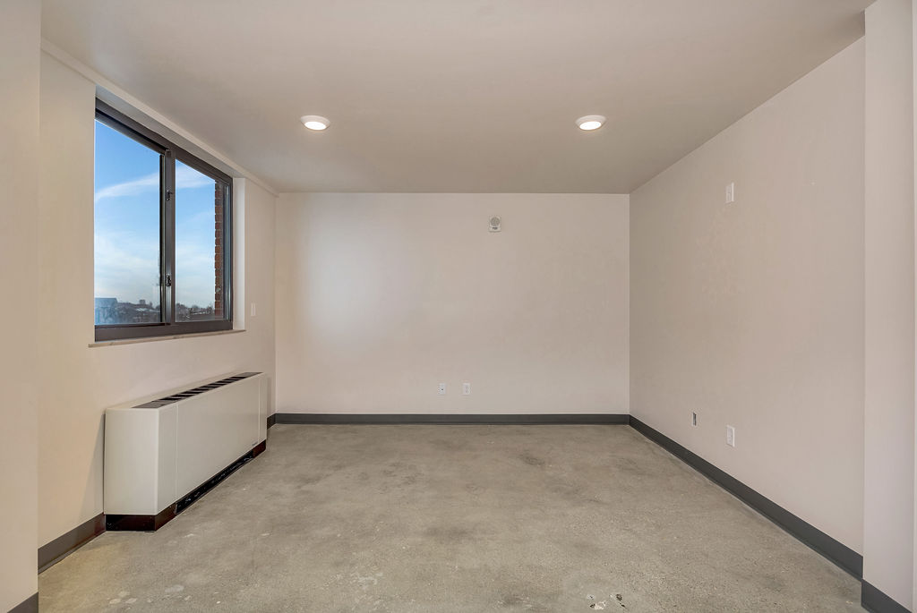 2 Bed 2 Bath Terrace (8th floor)