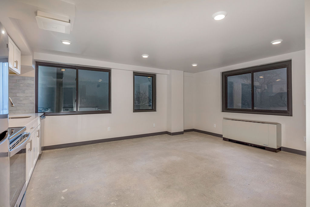2 Bed 2 Bath (02 , 06 )
