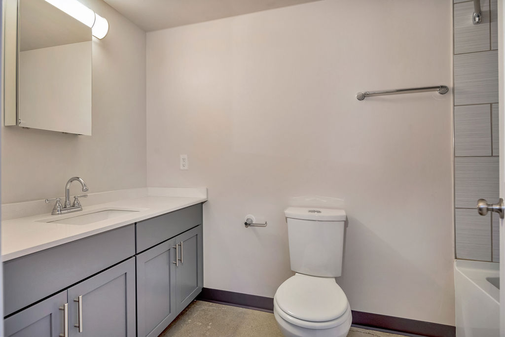 2 Bed 2 Bath Terrace (8th floor)