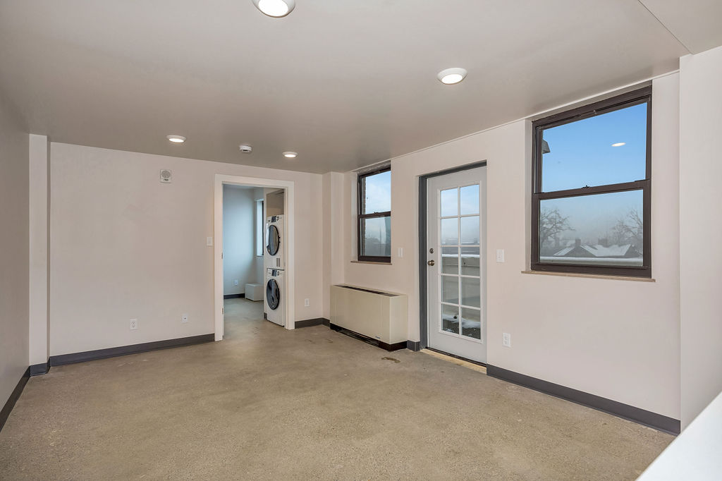 1 Bed 1 Bath Terrace (8th floor)