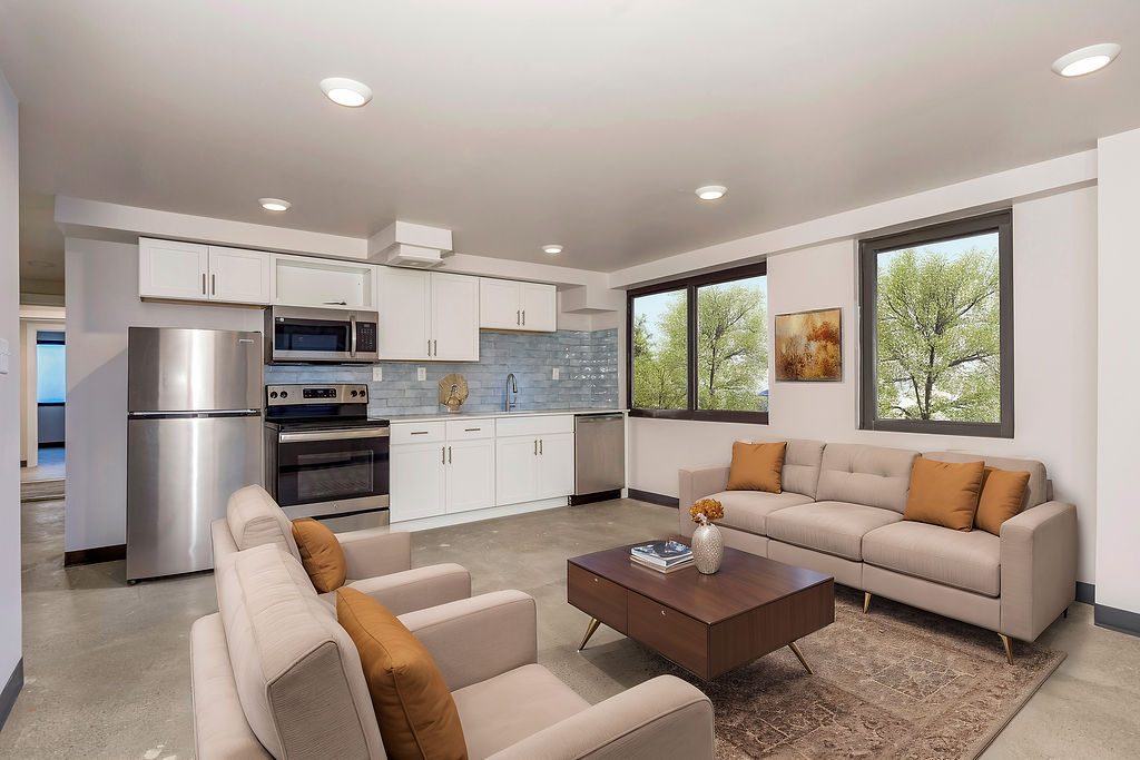 2 Bed 2 Bath (02 , 06 )