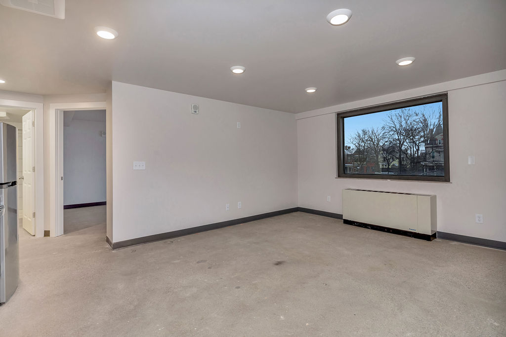 2 Bed 2 Bath (02 , 06 )