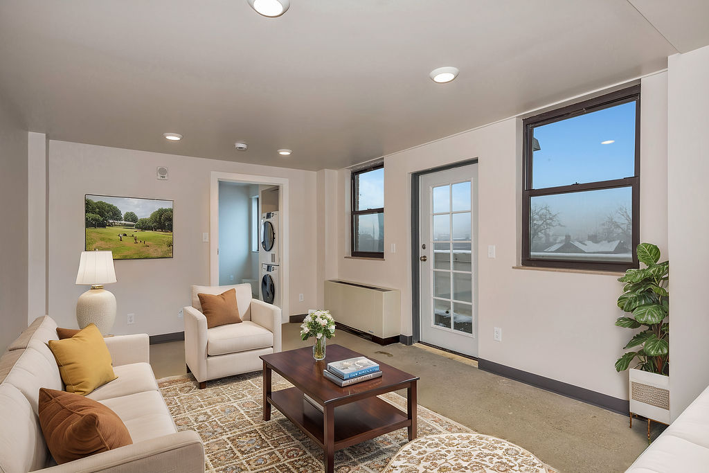 1 Bed 1 Bath Terrace (8th floor)