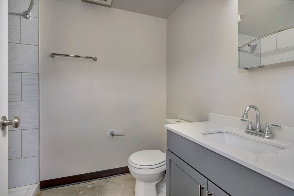 2 Bed 2 Bath Terrace (8th floor)