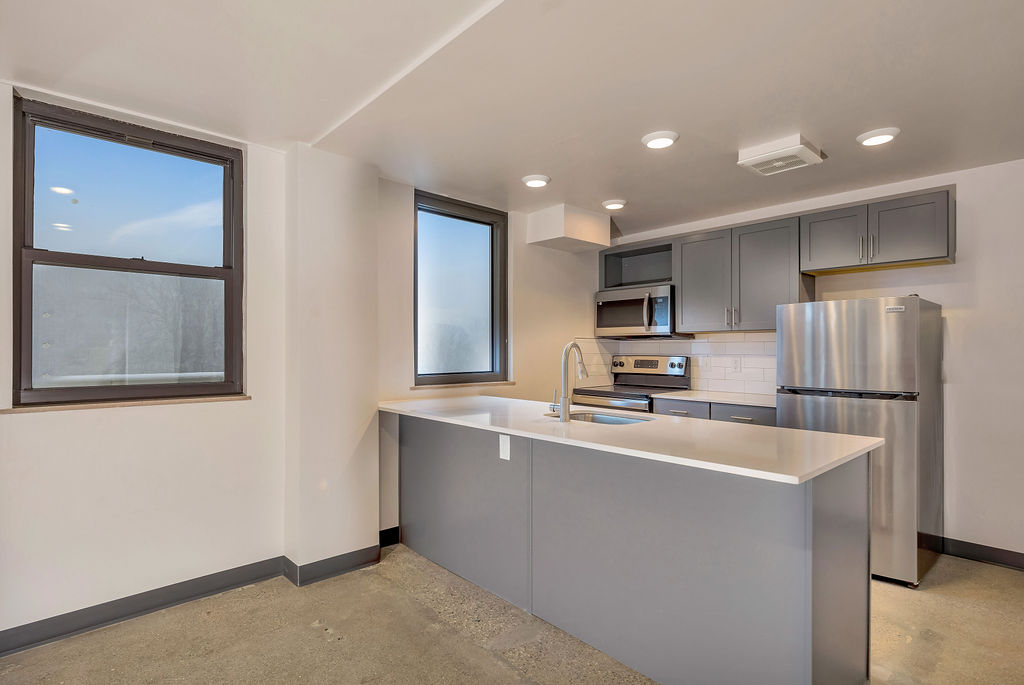 1 Bed 1 Bath Terrace (8th floor)