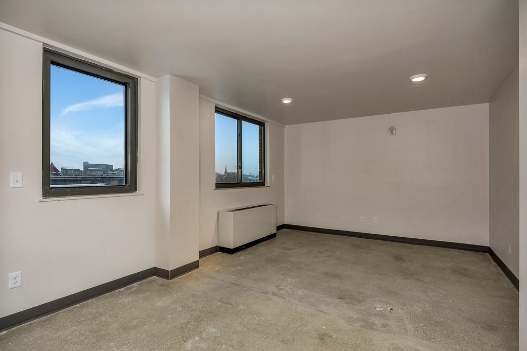 2 Bed 2 Bath Terrace (8th floor)